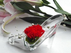 亚克力水晶鞋保鲜花、母亲节礼物、康乃馨保鲜花、五年印象保鲜花